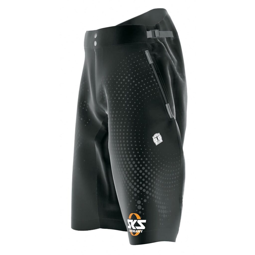 Freigestellte Aufnahme der SKS MTB-Hose in schwarz mit grauen Punkten.